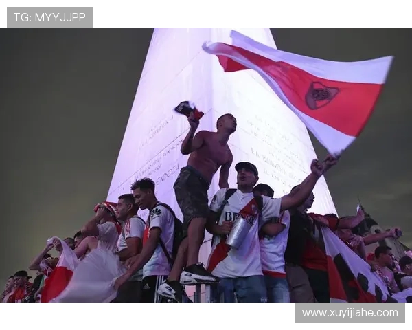 解放者杯半决赛弗拉门戈球迷远征赛场投掷杂物引发冲突事件