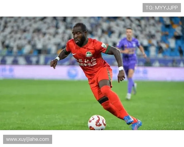 成都不敌河南之战阿奇姆彭遭看台辱骂与歧视事件持续发酵引争议热点